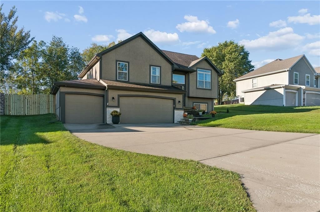 3517 NE 85th Terrace, Kansas City, MO: listing photo 2