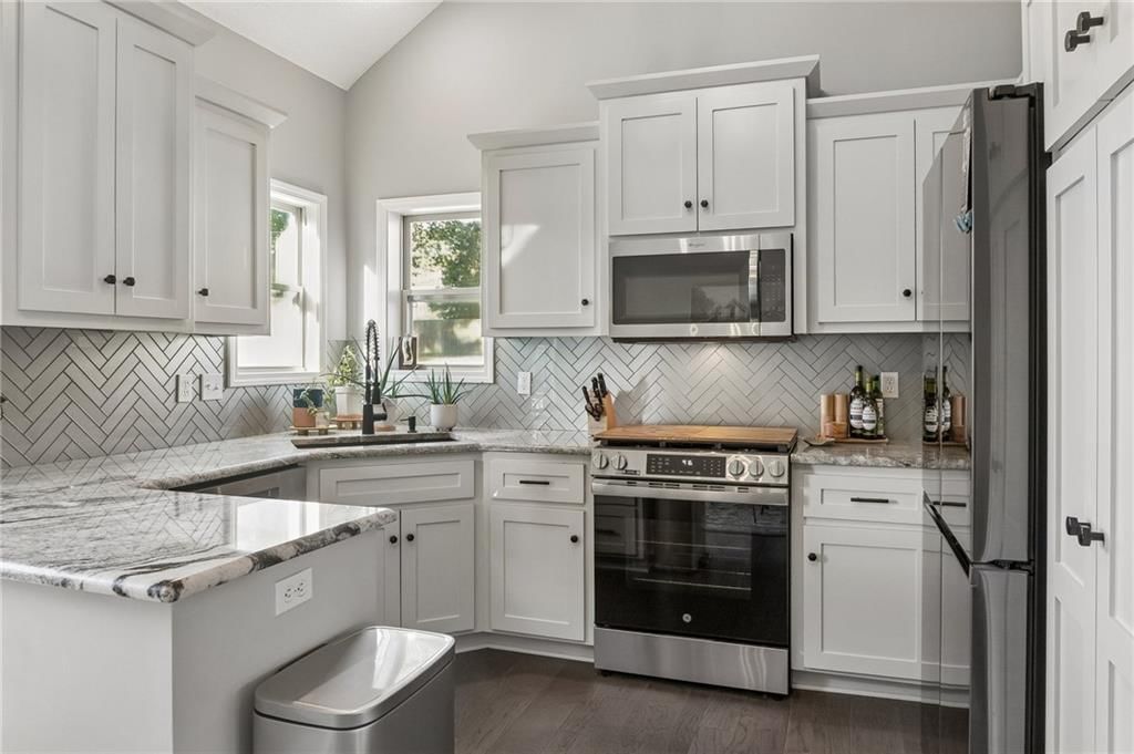 Photo 7: stainless steel appliances, 3517 NE 85th Terrace, Kansas City, MO 64156