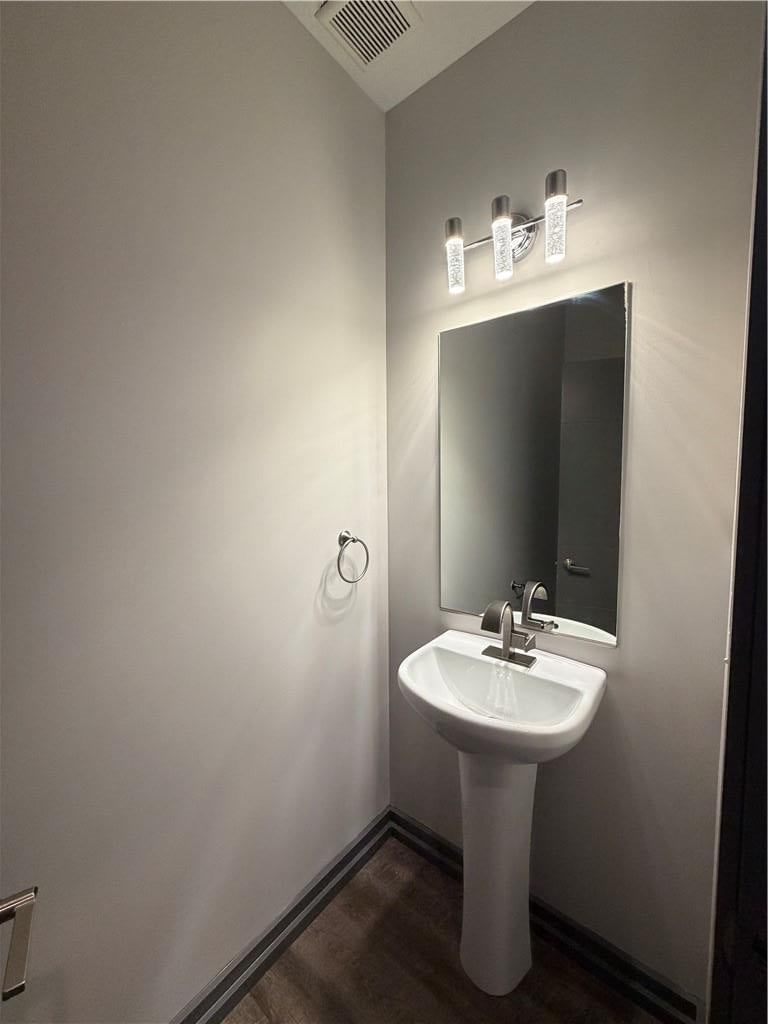 Photo 4 of 31 - 7624 N Mercier Court, Kansas City, MO 64118