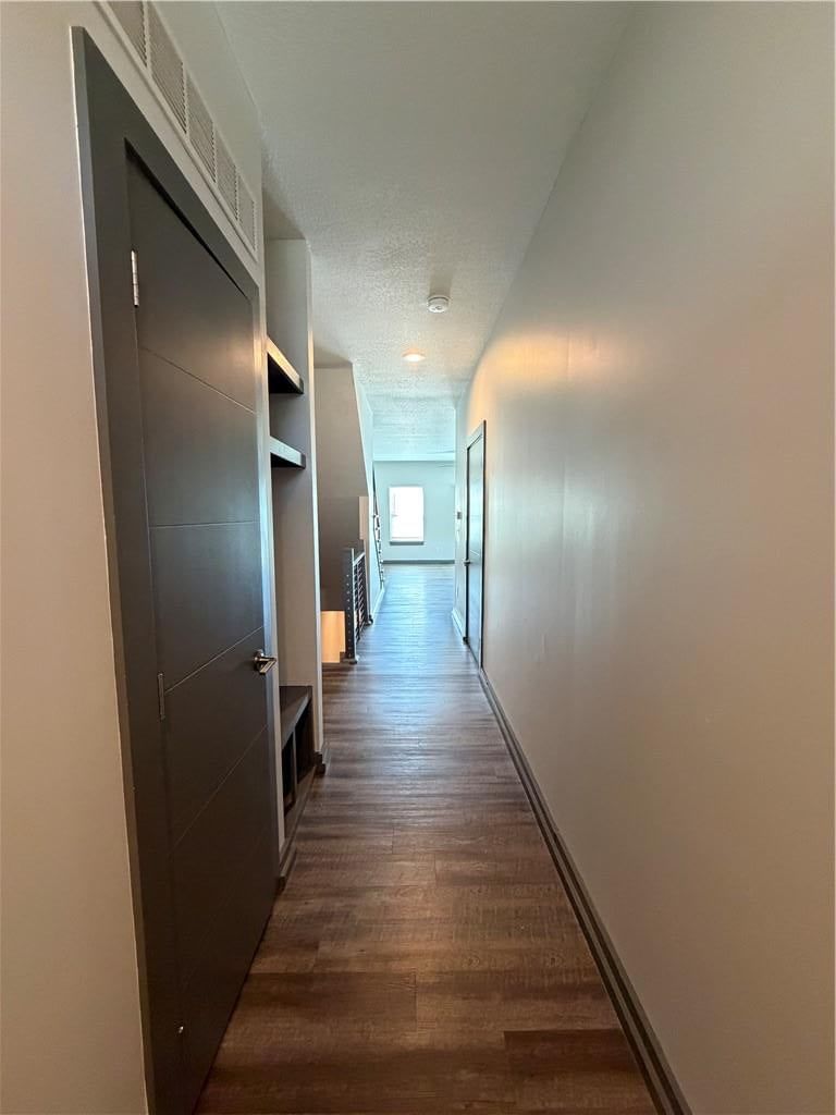 Photo 6 of 31 - 7624 N Mercier Court, Kansas City, MO 64118