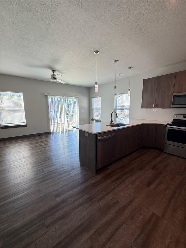 Photo 12 of 31 - 7624 N Mercier Court, Kansas City, MO 64118
