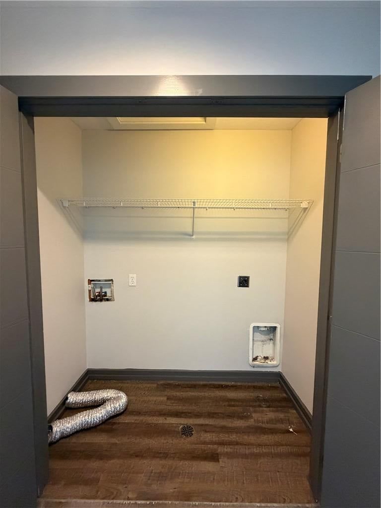 Photo 18 of 31 - 7624 N Mercier Court, Kansas City, MO 64118