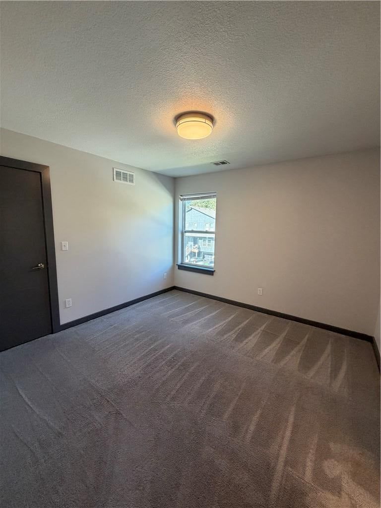 Photo 20 of 31 - 7624 N Mercier Court, Kansas City, MO 64118