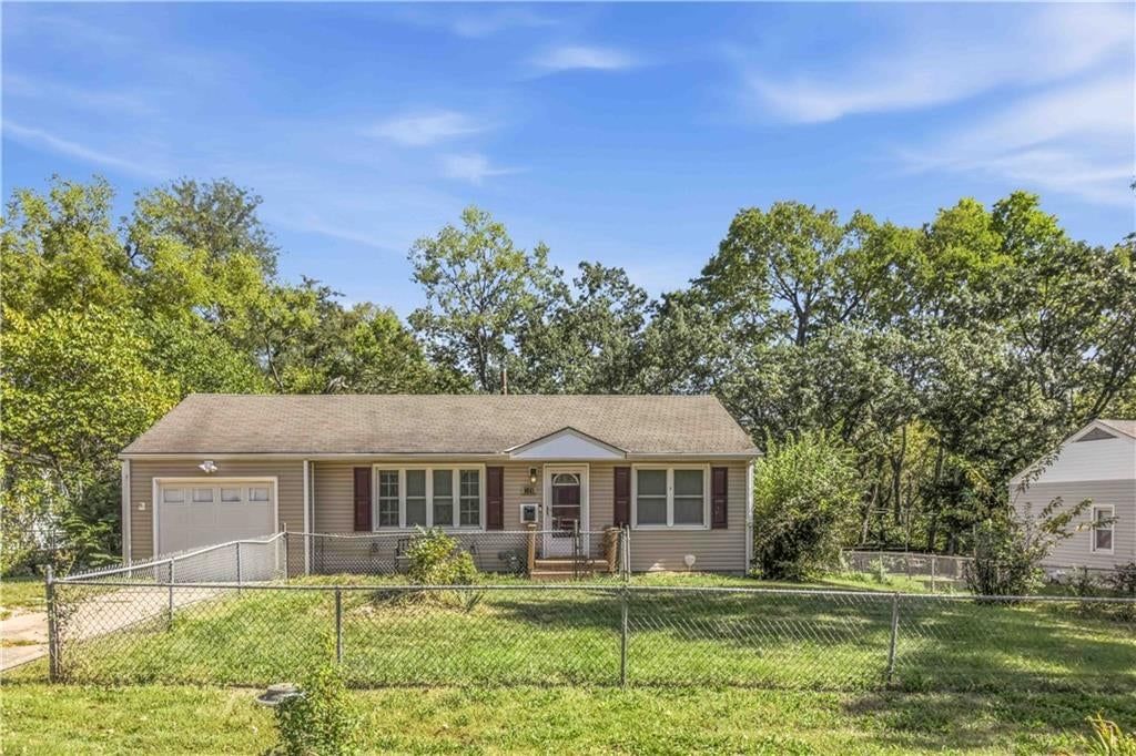 9643 McGee Street, Kansas City, MO: listing photo 2
