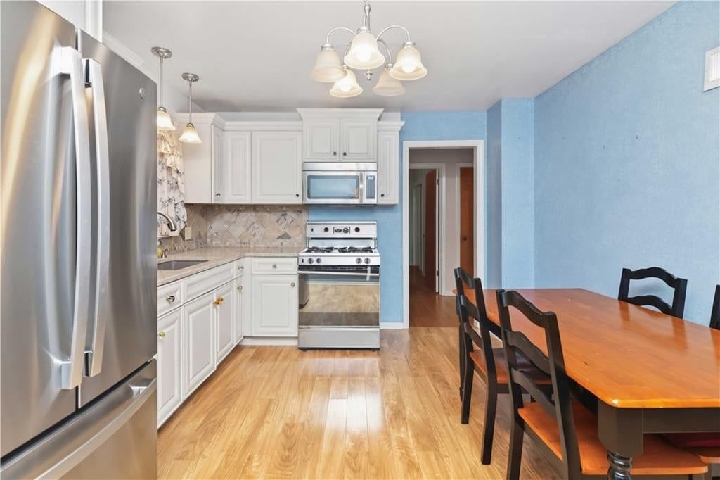 Photo 6 of 13 - 9643 McGee Street, Kansas City, MO 64114