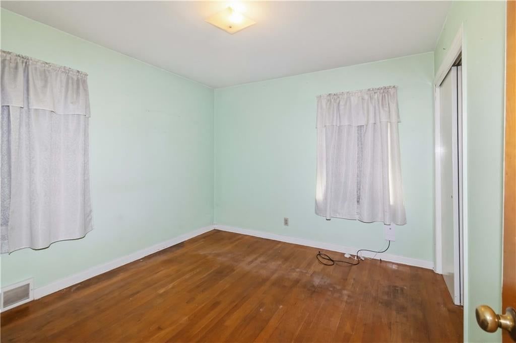 Photo 9 of 13 - 9643 McGee Street, Kansas City, MO 64114