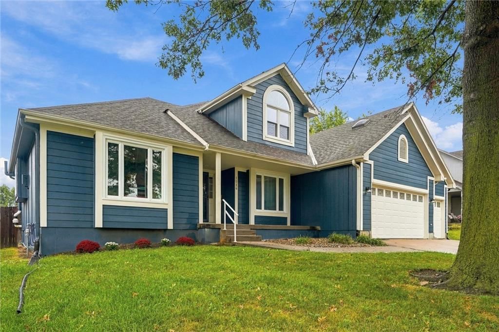 1516 Wrangler Way, Raymore, MO: listing photo 3