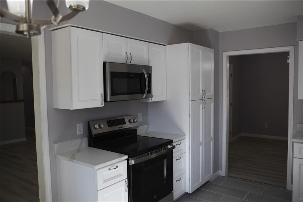 Photo 10 of 21 - 1101 SW 21st Street, Blue Springs, MO 64015