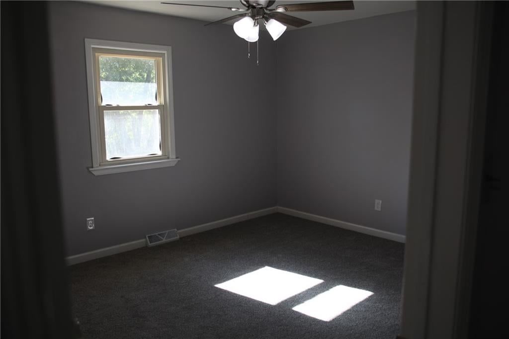 Photo 15 of 21 - 1101 SW 21st Street, Blue Springs, MO 64015