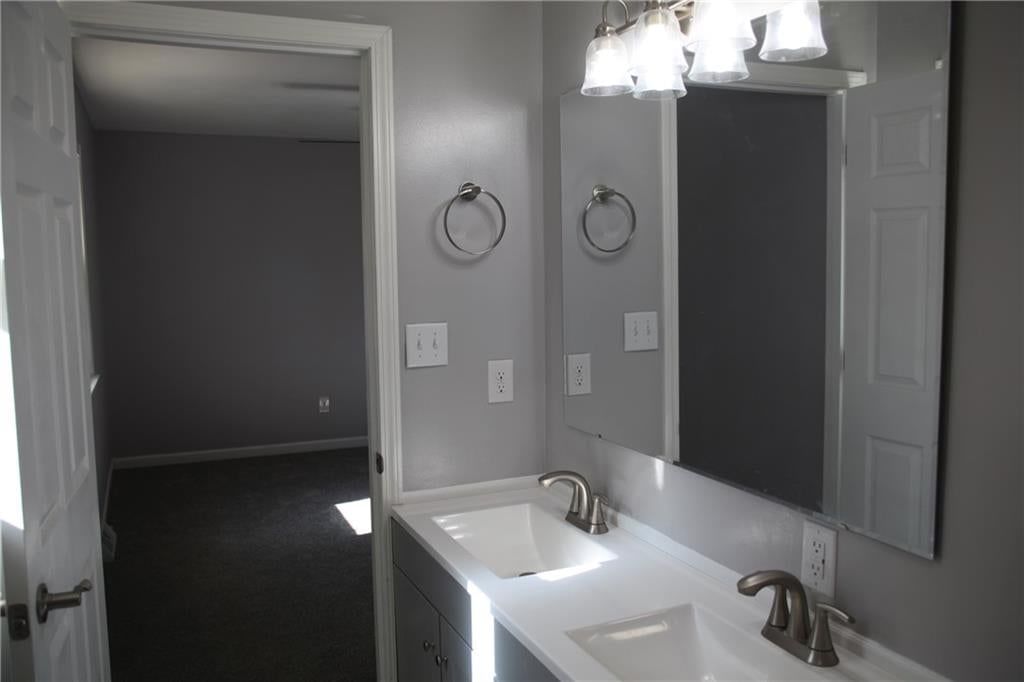 Double vanity at 1101 SW 21st Street, Blue Springs, MO 64015