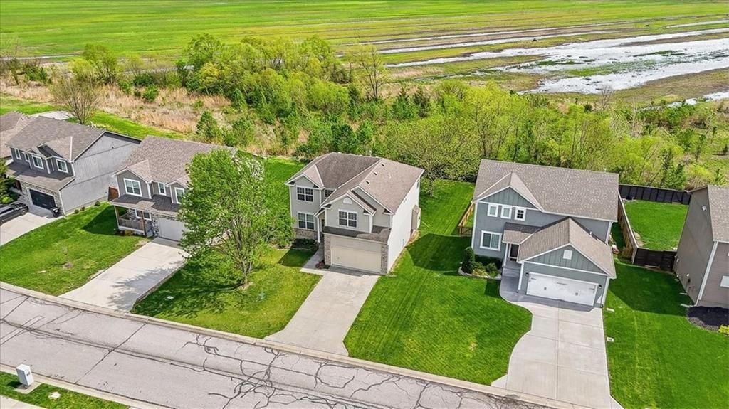 Photo 34 of 40 - 20117 E 24th Terr Court S, Independence, MO 64057