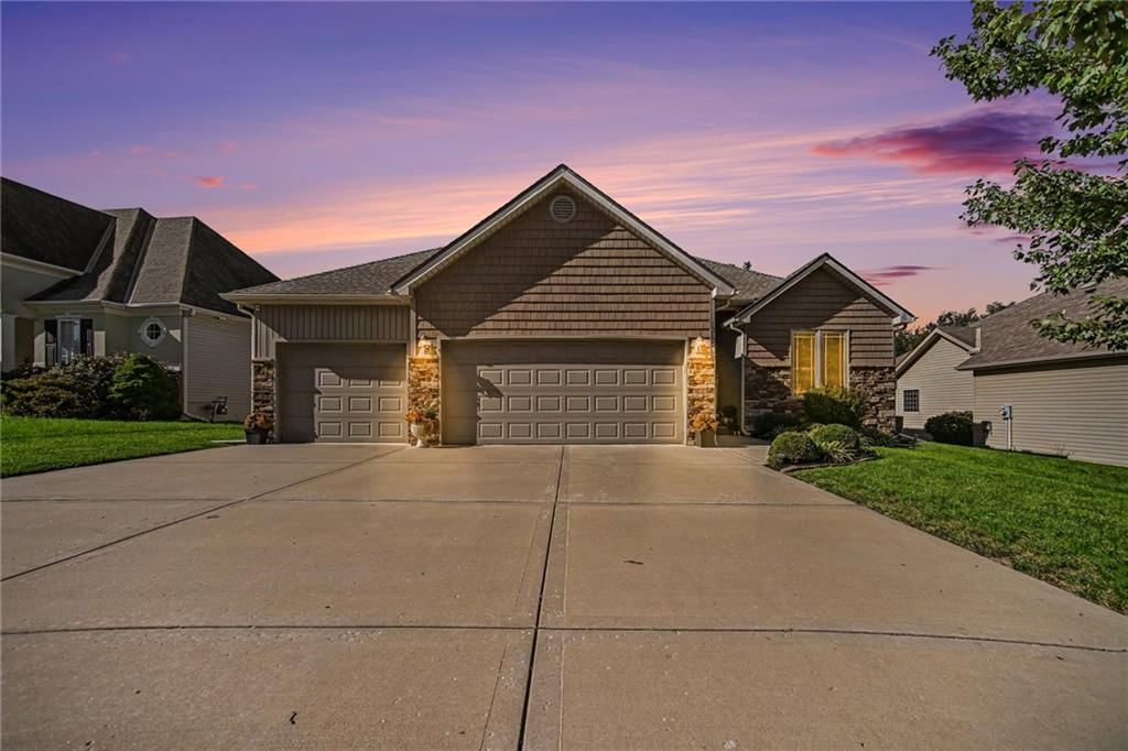 13130 NW Hawthorne Drive, Platte City, MO