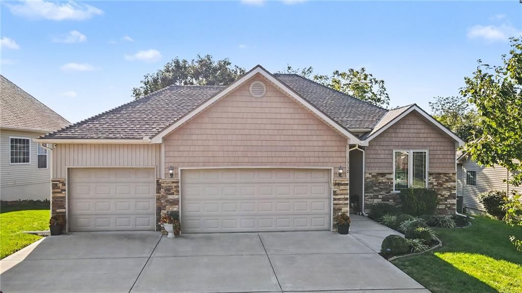 13130 NW Hawthorne Drive, Platte City, MO: listing photo 2