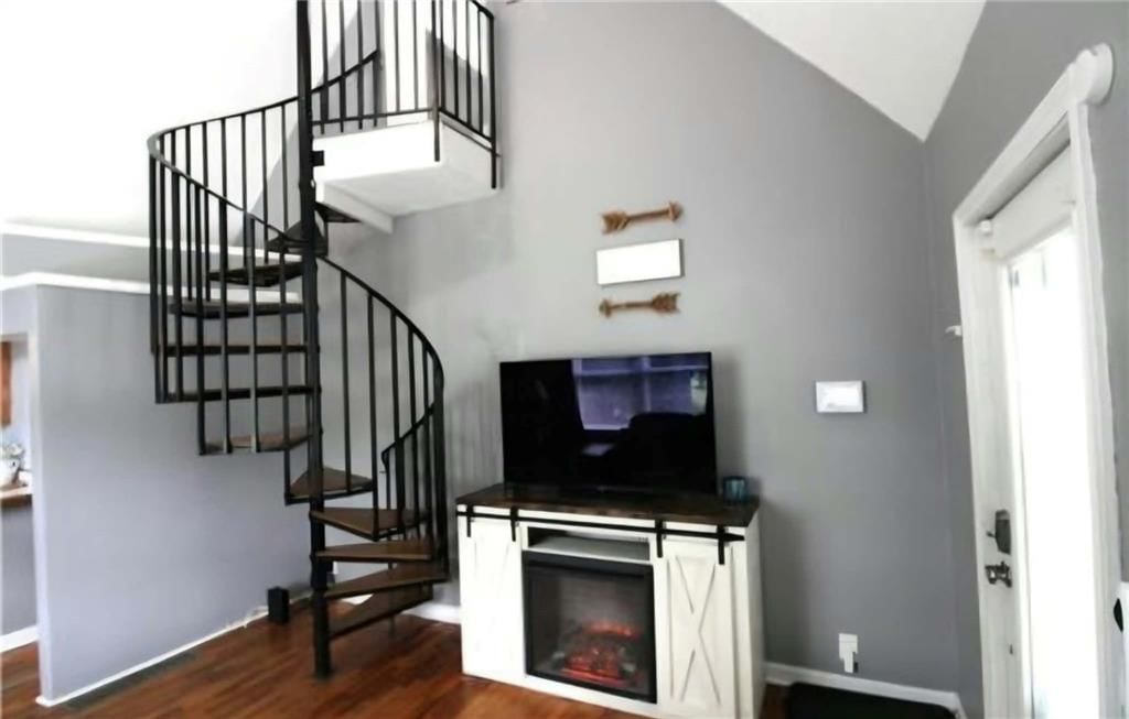36 Logan Street, Leavenworth, KS: listing photo 3