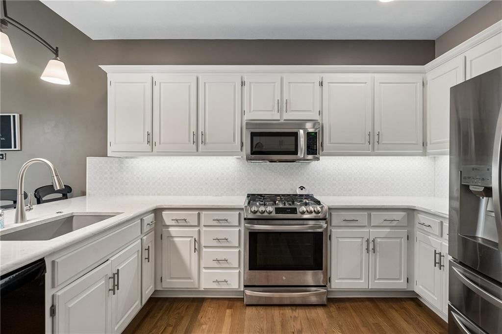 Photo 20 of 49 - 20405 W 98th Court, Lenexa, KS 66220