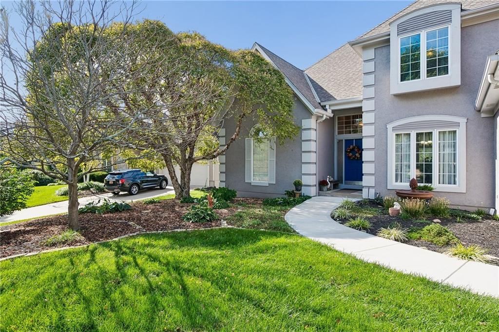 20405 W 98th Court, Lenexa, KS: listing photo 3