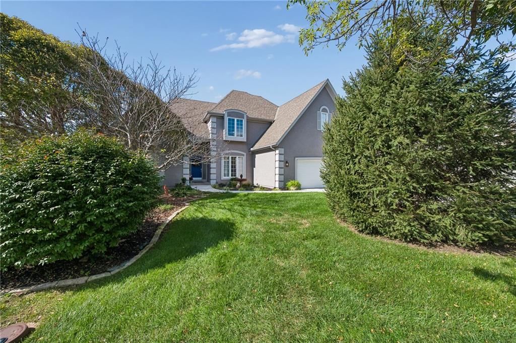 20405 W 98th Court, Lenexa, KS: listing photo 2