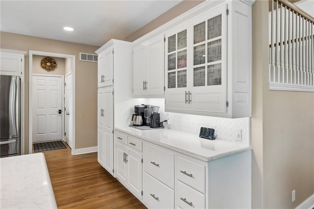 Photo 18 of 49 - 20405 W 98th Court, Lenexa, KS 66220