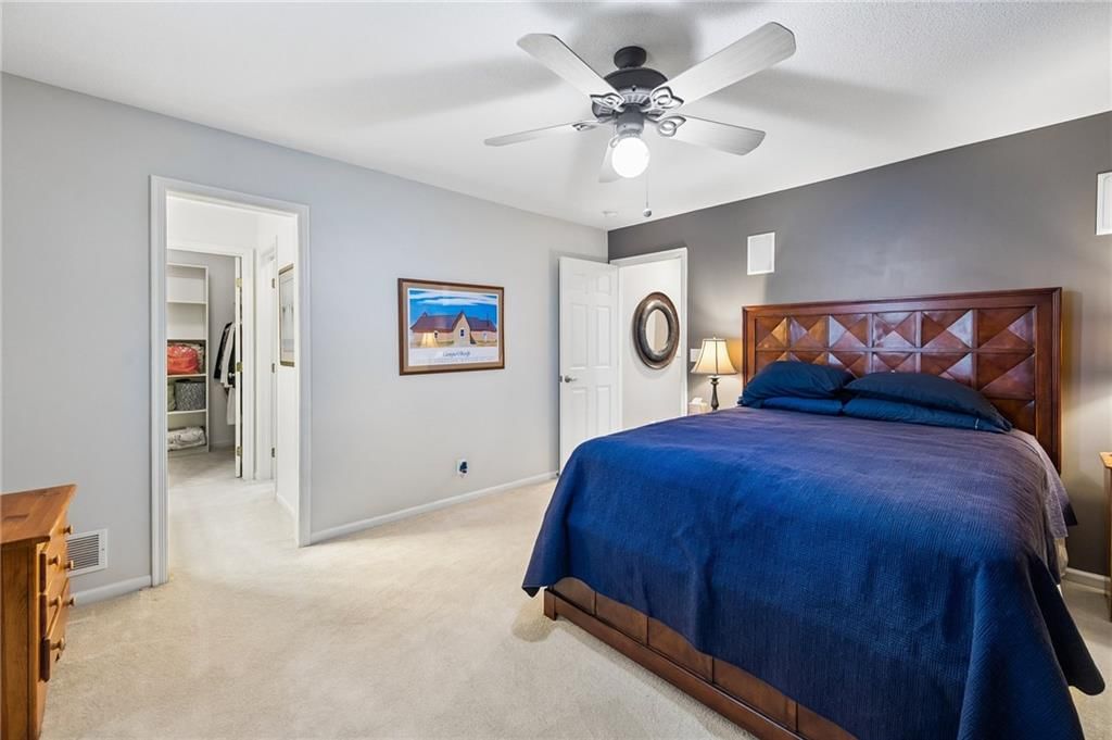 Photo 33 of 49 - 20405 W 98th Court, Lenexa, KS 66220