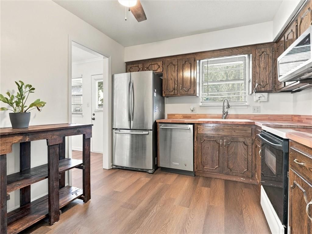 Photo 6: stainless steel appliances, 1428 S APACHE Lane, Olathe, KS 66062
