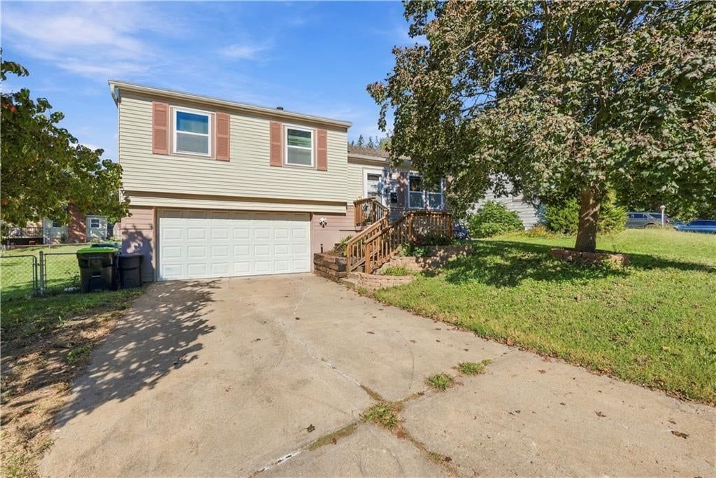 16108 E 32nd Street S, Independence, MO
