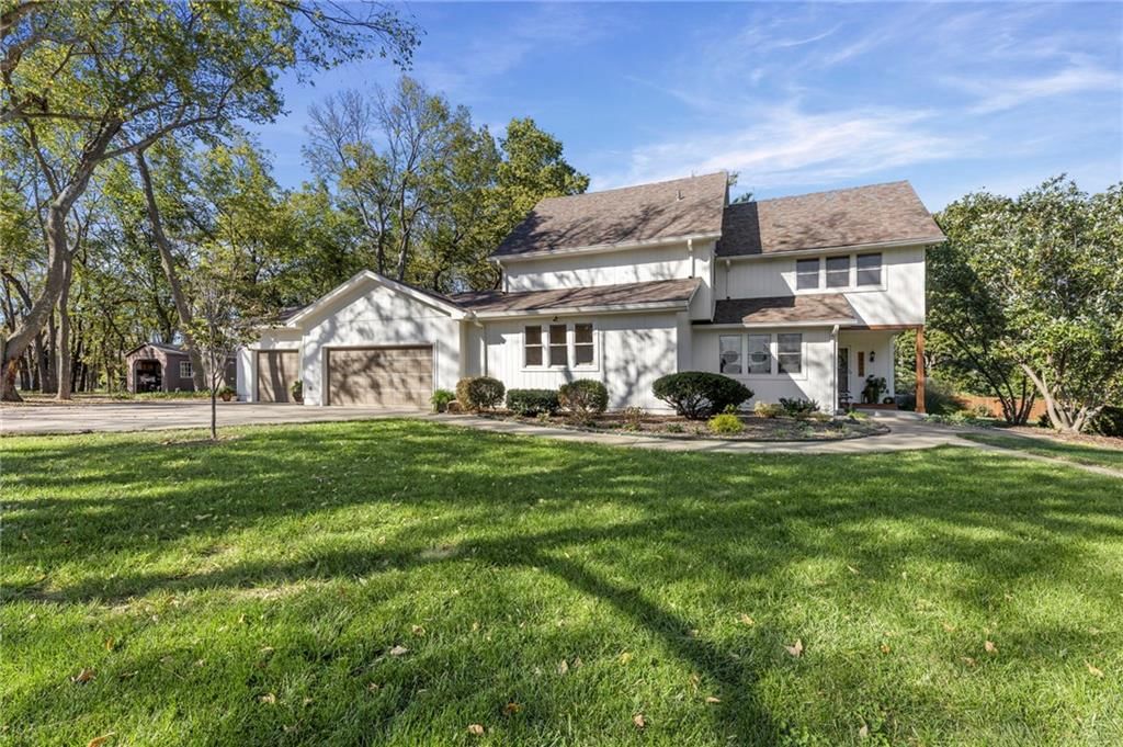 14926 S Caenen Lane, Olathe, KS: listing photo 2