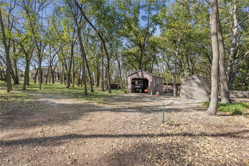 Photo 5 of 81 - 14926 S Caenen Lane, Olathe, KS 66062