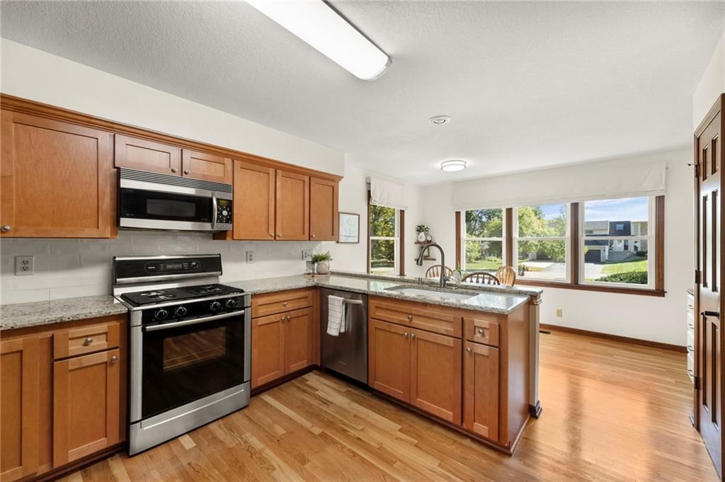 Photo 23 of 81 - 14926 S Caenen Lane, Olathe, KS 66062