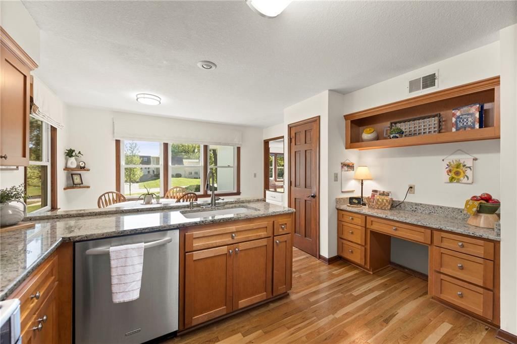 Photo 25 of 81 - 14926 S Caenen Lane, Olathe, KS 66062