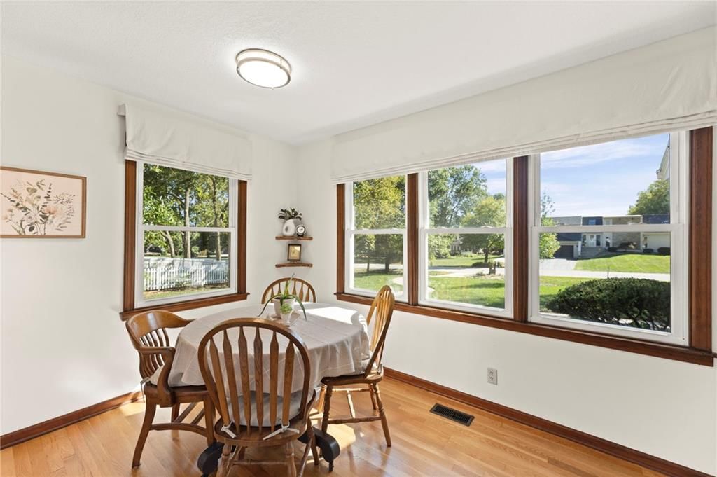Photo 26 of 81 - 14926 S Caenen Lane, Olathe, KS 66062