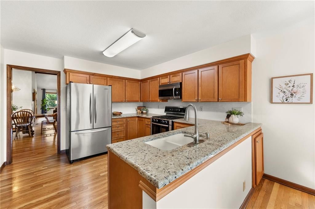 Photo 27 of 81 - 14926 S Caenen Lane, Olathe, KS 66062