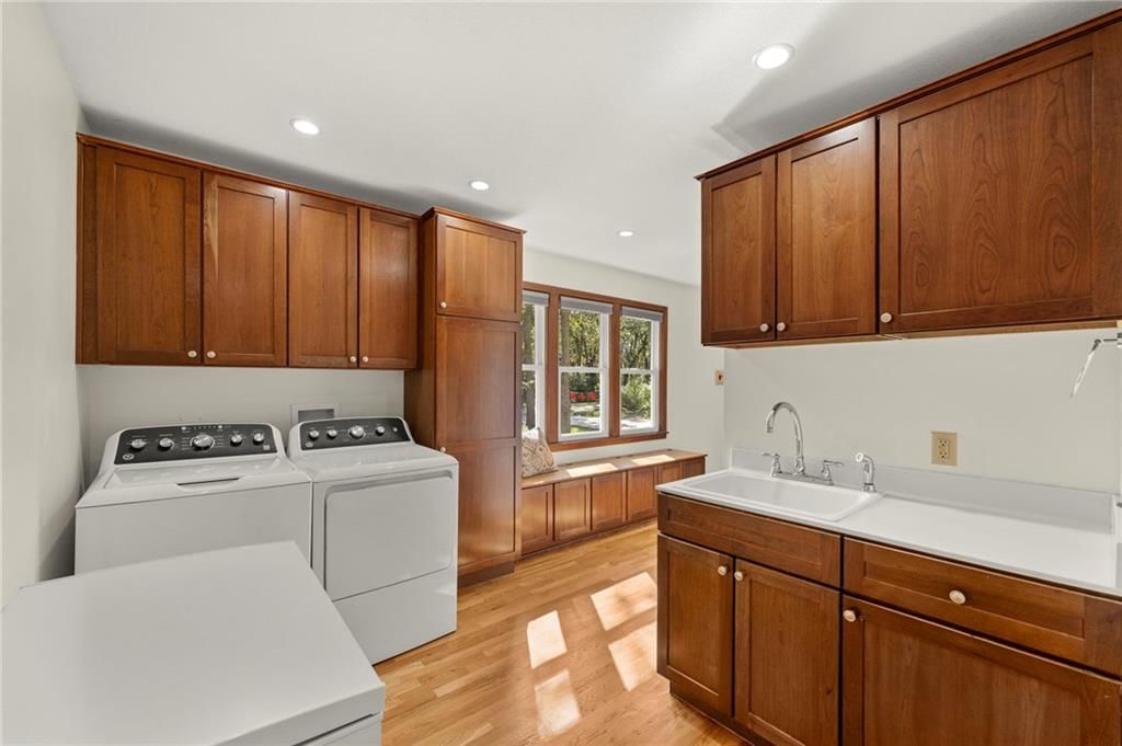Photo 29 of 81 - 14926 S Caenen Lane, Olathe, KS 66062