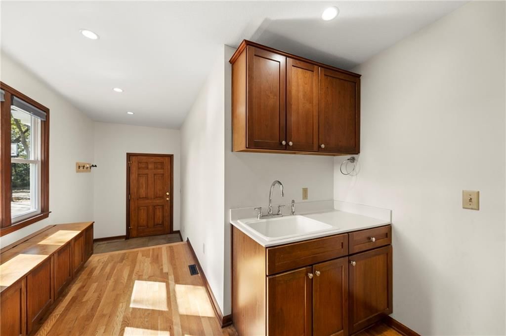 Photo 31 of 81 - 14926 S Caenen Lane, Olathe, KS 66062
