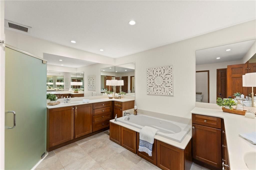 Photo 37 of 81 - 14926 S Caenen Lane, Olathe, KS 66062