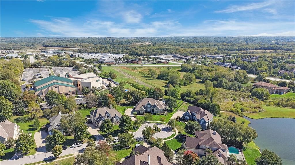 14121 Meadow Lane, Leawood, KS: listing photo 2