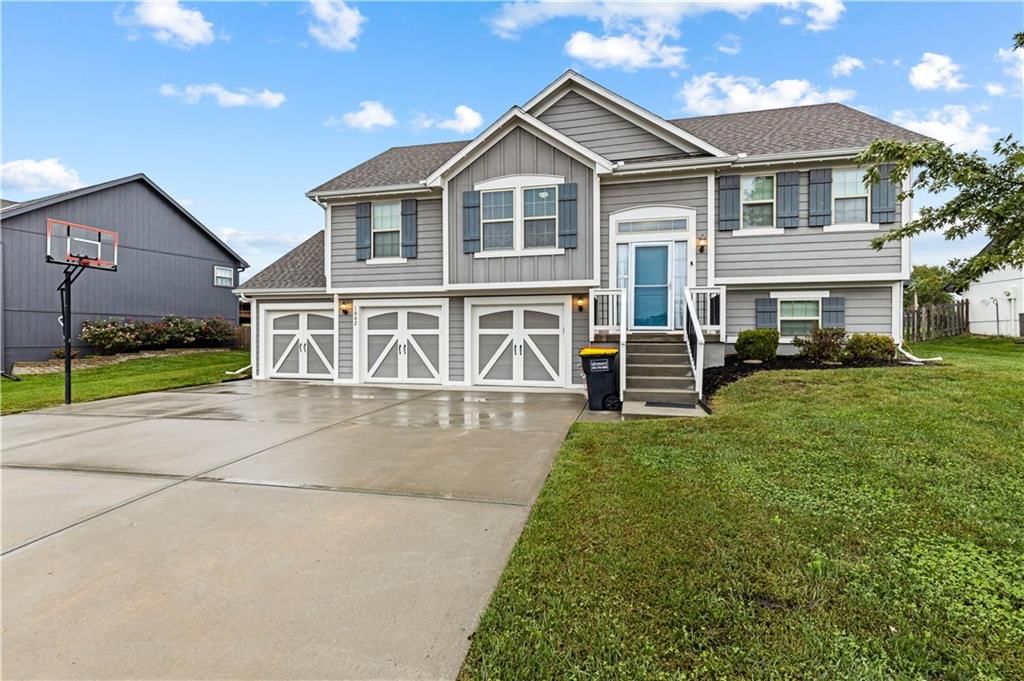 1002 W 10th Avenue, Kearney, MO: listing photo 2