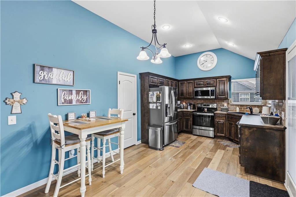 Photo 7: stainless steel appliances, 1002 W 10th Avenue, Kearney, MO 64060