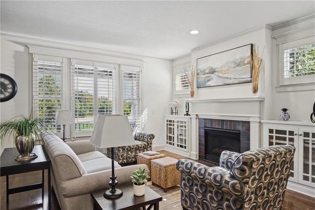 Photo 6 of 35 - 7924 N Ditzler Avenue, Kansas City, MO 64158