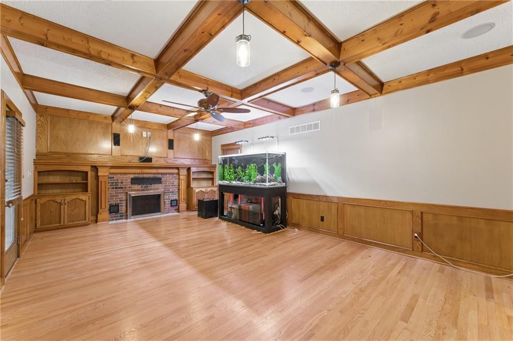 Photo 10 of 48 - 617 W Maple Street, Raymore, MO 64083