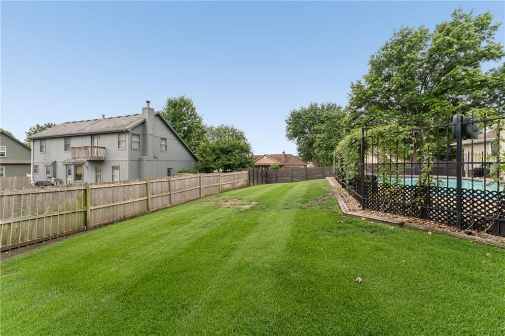 Photo 31 of 48 - 617 W Maple Street, Raymore, MO 64083