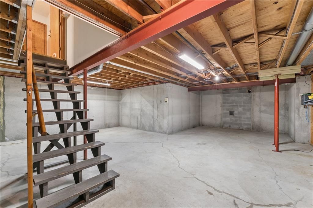 Photo 33 of 48 - 617 W Maple Street, Raymore, MO 64083