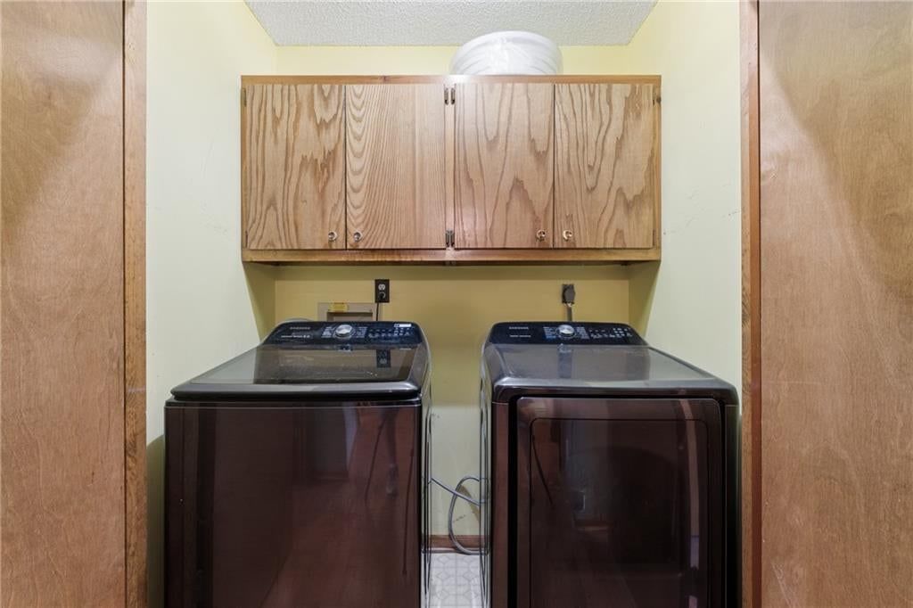 Photo 41 of 48 - 617 W Maple Street, Raymore, MO 64083