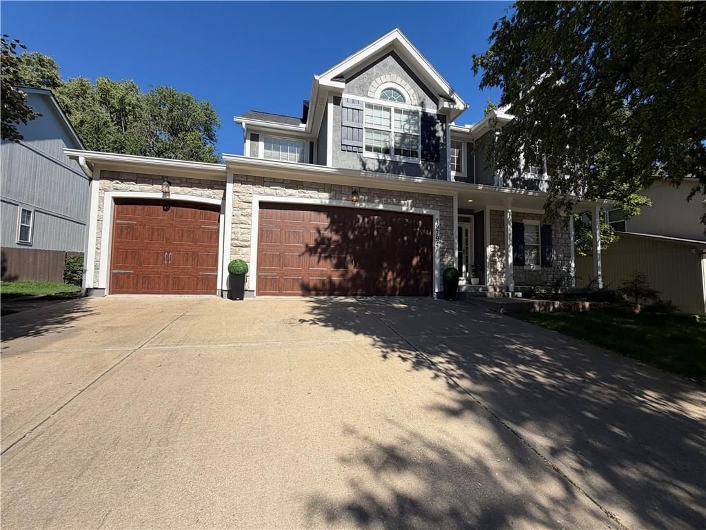 Photo 4 of 5 - 19794 W 107th Street, Olathe, KS 66061