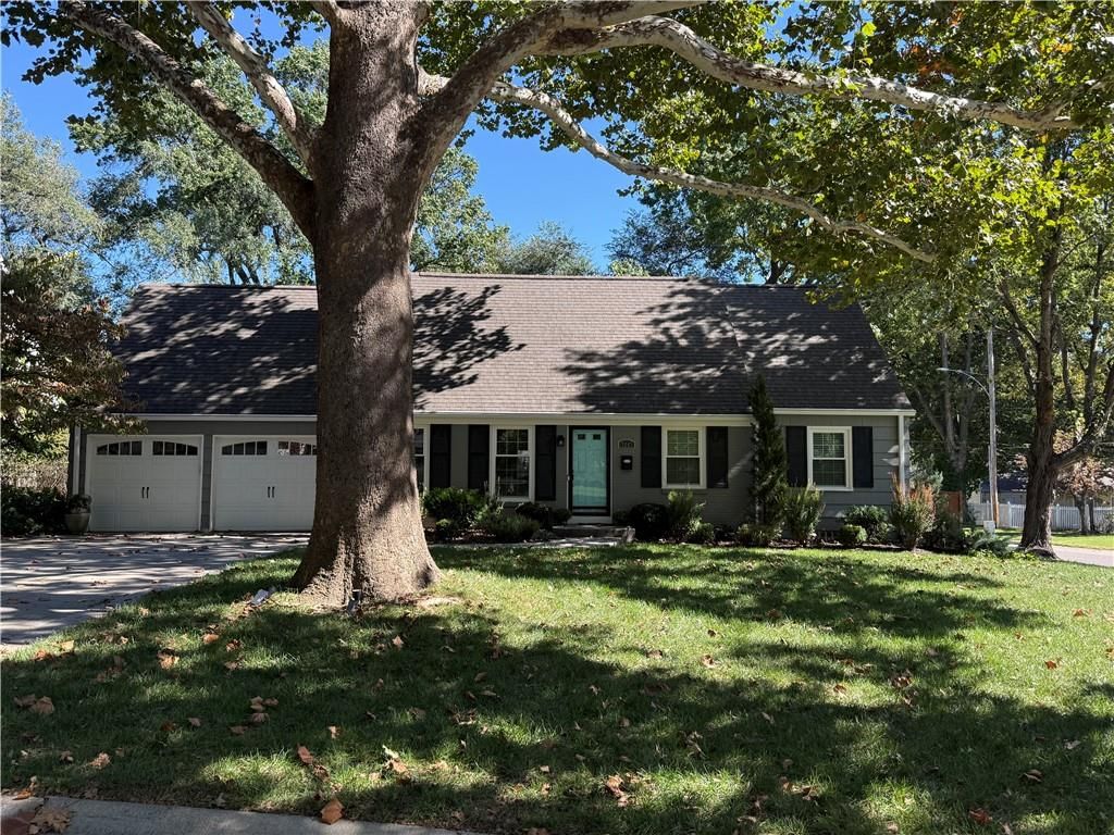 7647 Fairway Street, Prairie Village, KS