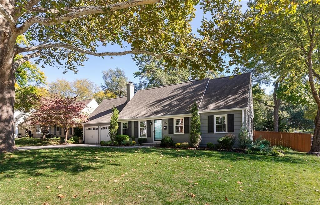 7647 Fairway Street, Prairie Village, KS: listing photo 2