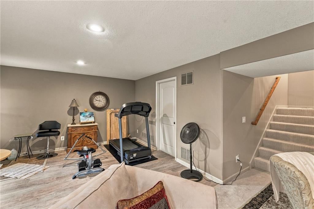 Finished basement at 343 SE WOOD Lane, Lee's Summit, MO 64063