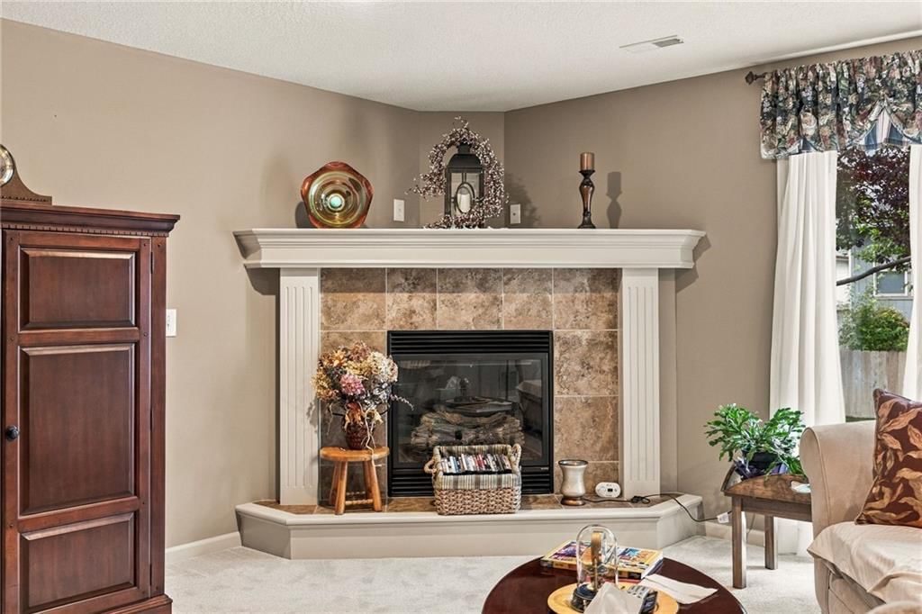 Photo 37 of 58 - 343 SE WOOD Lane, Lee's Summit, MO 64063