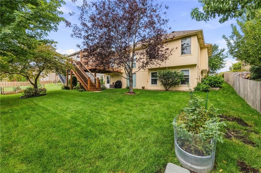 Photo 52 of 58 - 343 SE WOOD Lane, Lee's Summit, MO 64063