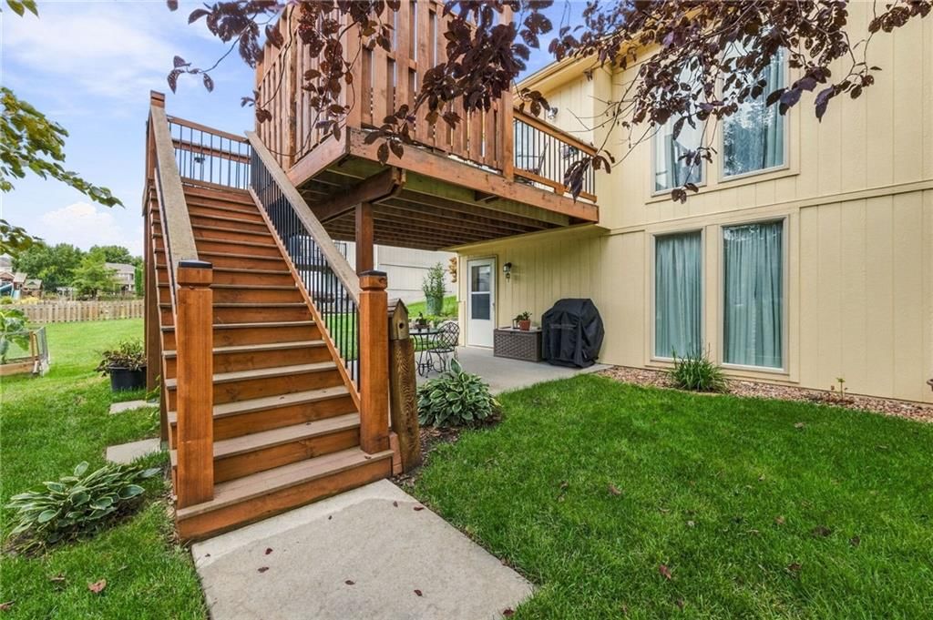 Photo 55 of 58 - 343 SE WOOD Lane, Lee's Summit, MO 64063