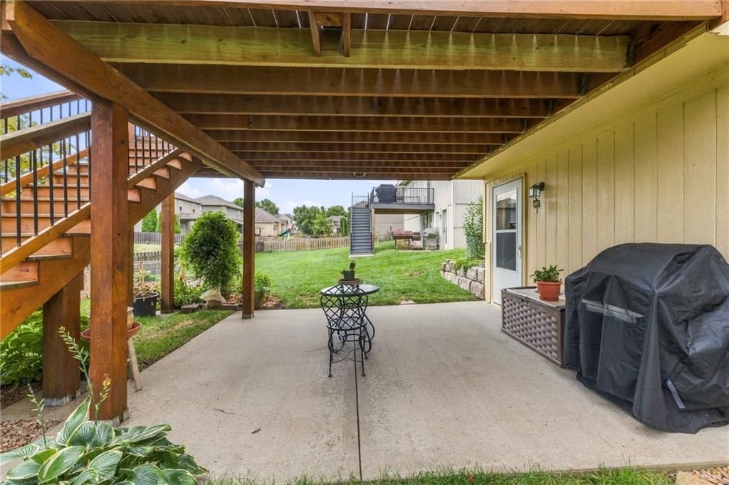 Photo 57 of 58 - 343 SE WOOD Lane, Lee's Summit, MO 64063